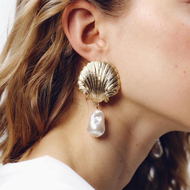 New Trendy Exaggerated Vacation Style Shell Baroque Pearl Pendant Earrings for Women Fashion Exquisite Beach Party Earrings