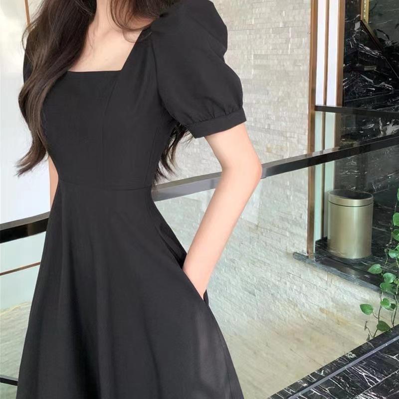 Elegant Retro French Hepburn Style Summer Dress with Slimming Waist and Puff Sleeves