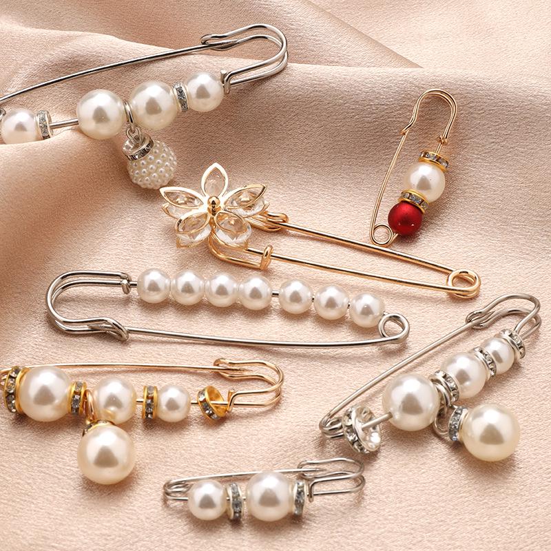 Waist-Cinching Pin: Transform Pants with This Anti-Exposure Brooch Accessory
