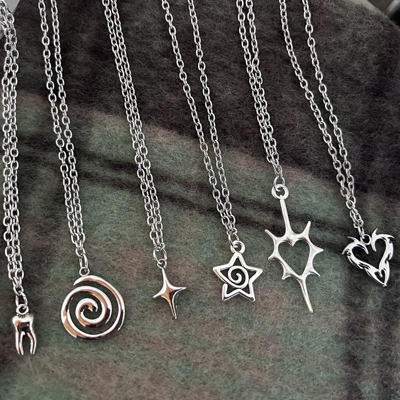Y2K Flail Fire Heart Teeth Pendant Necklace for Women Men Charm Necklace Grunge Punk Fashion Zircon