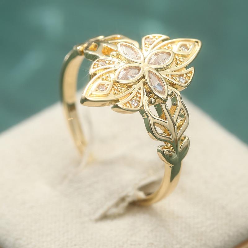 Exquisite Inlaid White CZ Women's Ring Dazzling Gold Color Hand Carving Daily Wear Party Jewelry Anniversary Gift