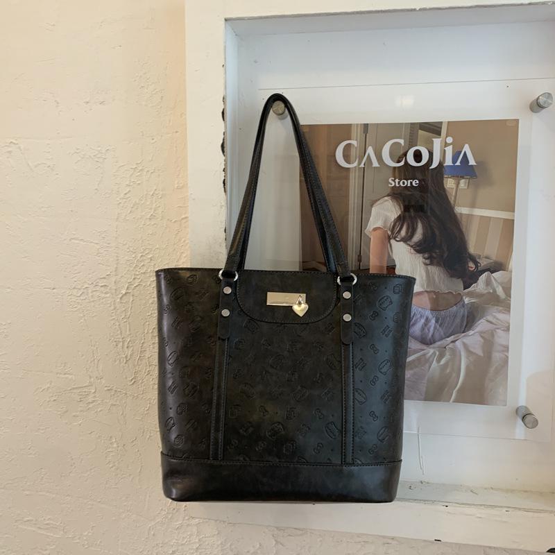 

Embossed tote bag women s large capacity 2025 new autumn and winter versatile casual shoulder bag multi-functional backpack backpack чёрный