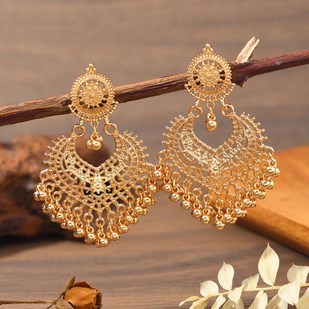 Retro Carved Flower Heart Pearl Earrings - Ethnic Artistic Style for 2026
