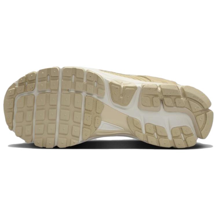Nike (WMNS) Air Zoom Vomero 5 HQ0458-200