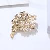 Bouquet Pearl Brooch Temperament Creative Elegant Pin for Women Coat Trench Coat Accessory Exquisite Hypoallergenic Long-Lasting Color Gift