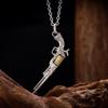 Collana a forma di revolver con motivo in rilievo alla moda, ciondolo gioiello trendy e cool da uomo