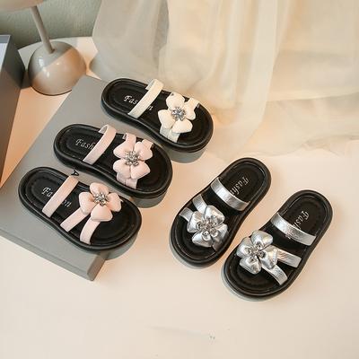 Mädchen – Sandalen & Zehentrenner