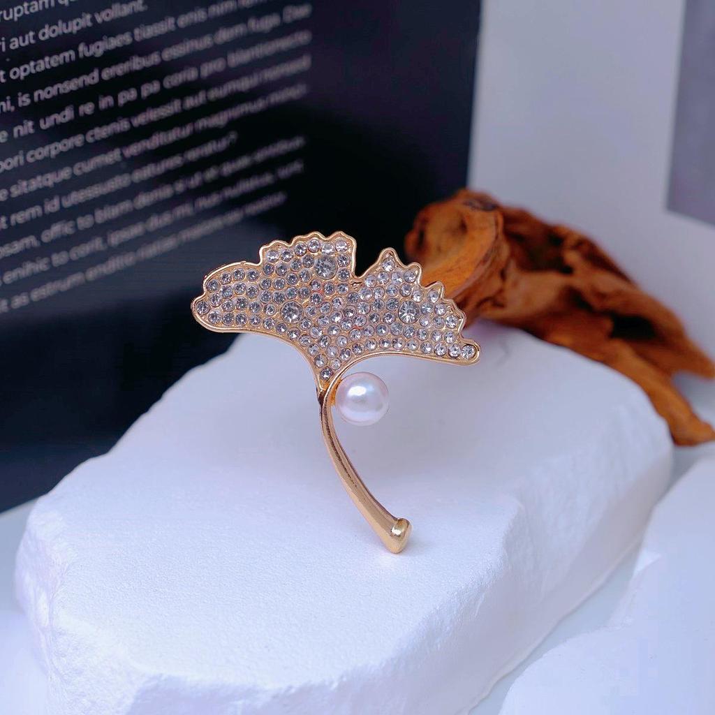 Ginkgo Leaf Pearl Diamond Brooch & Scarf Buckle for Women's Coat Accessory