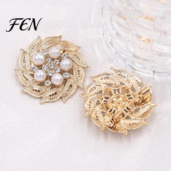 Oxidation Resistant Pins Retro Rhinstone Flower Brooch for Women, Golden Plated Alloy Floral Versatile Clothing Jewelry Lapel Pin, Accessories Wedding