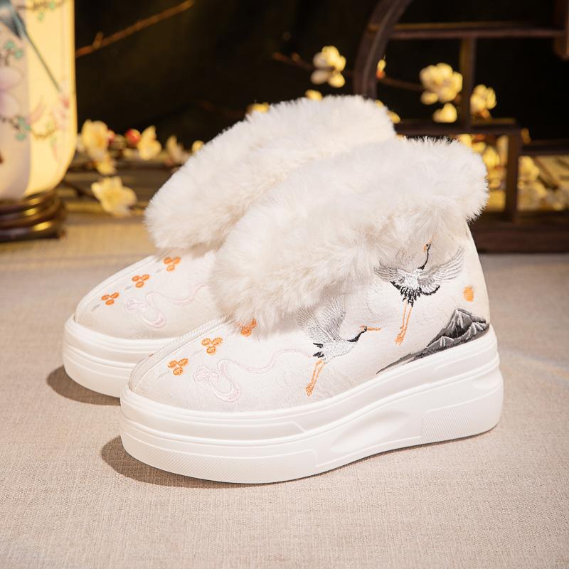 

Женские зимние теплые ботинки для снега, ботильоны на толстой платформе с подкладкой из искусственного меха, удобные вышитые нескользящие короткие ботинки для ходьбы, обувь для женщин 40