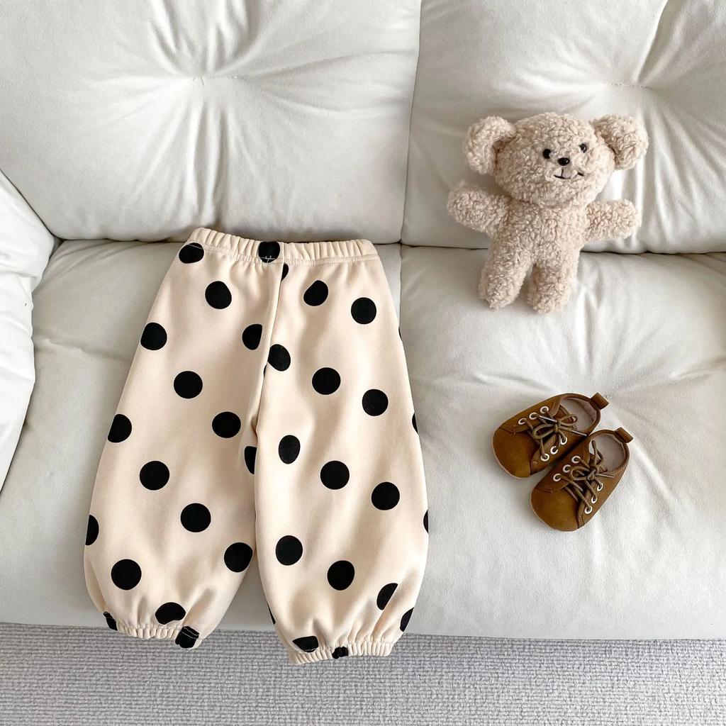 New autumn clothing for infants aged 0-3, casual sports pants with polka dots for baby girls,  thick velvet pants