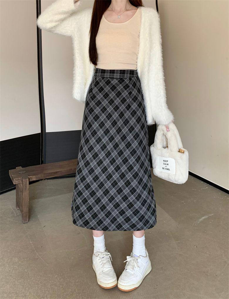 Retro Plaid Maillard Women's Slimming Velvet A-Line Skirt - Elegant Autumn/Winter Bodycon Style