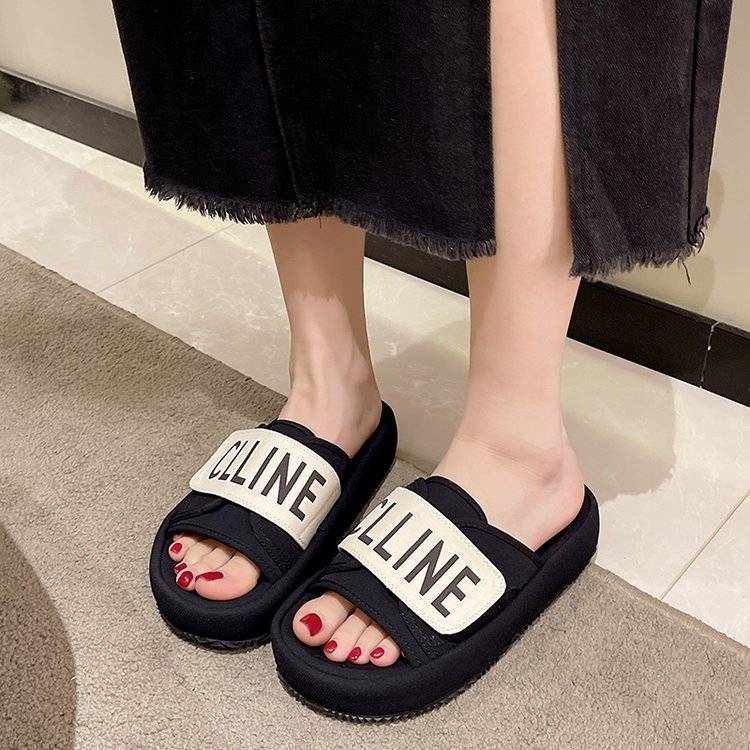 Women's summer foreign fashion matching 2025 height increase beautiful slippers new thick-soled French flat-bottomed one-word slippers