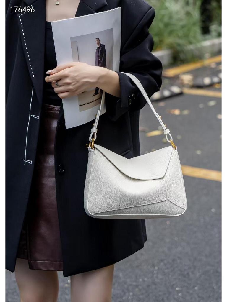 Women's Versatile Cowhide Crossbody Underarm Bag – Medium