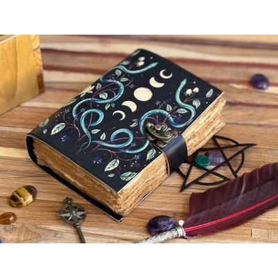 Handmade Leather Moon Journal with Antiqe Dekle Pepar for Men Women Birthday Gifts Traveling Sketchbook Handmade Book of Shadows