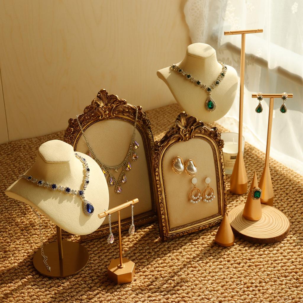 Luxury Necklace Display Portrait Model Wooden Window Jewelry Displays Rack Counter Bracelet Ring Organizer Display Props
