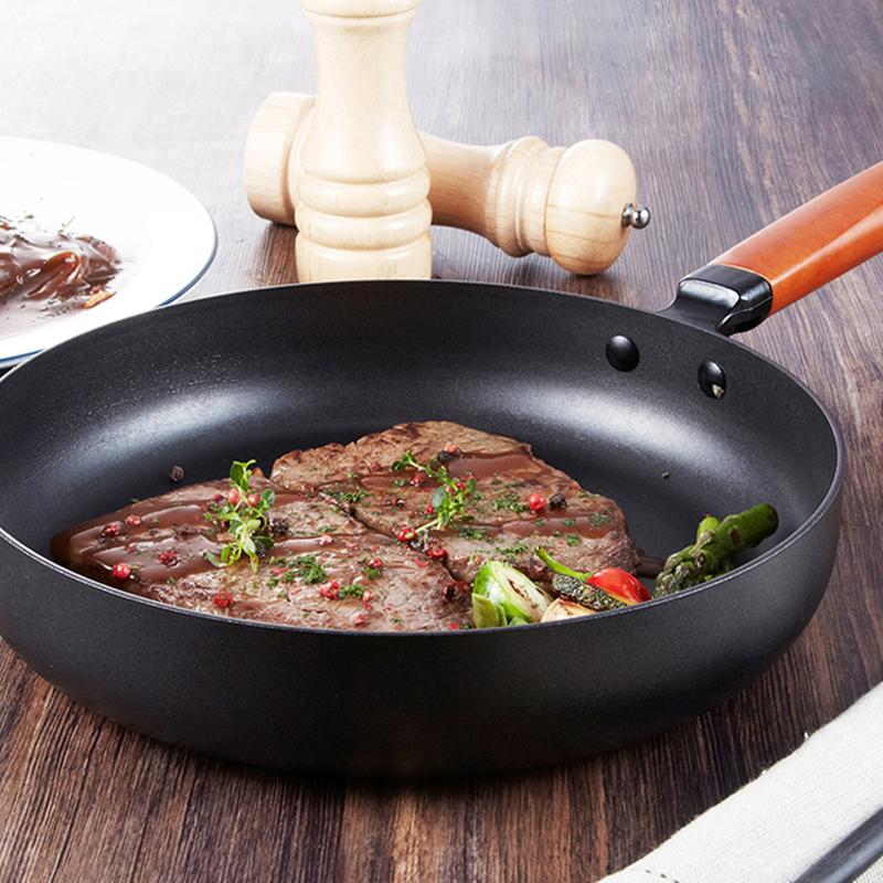 Cast Iron Pot Vintage Forged Chinese Wok Non-stick Frying Pan  Home 26CM Kitchen Wok Cooking Pot for Induction Cooker Gas Stove