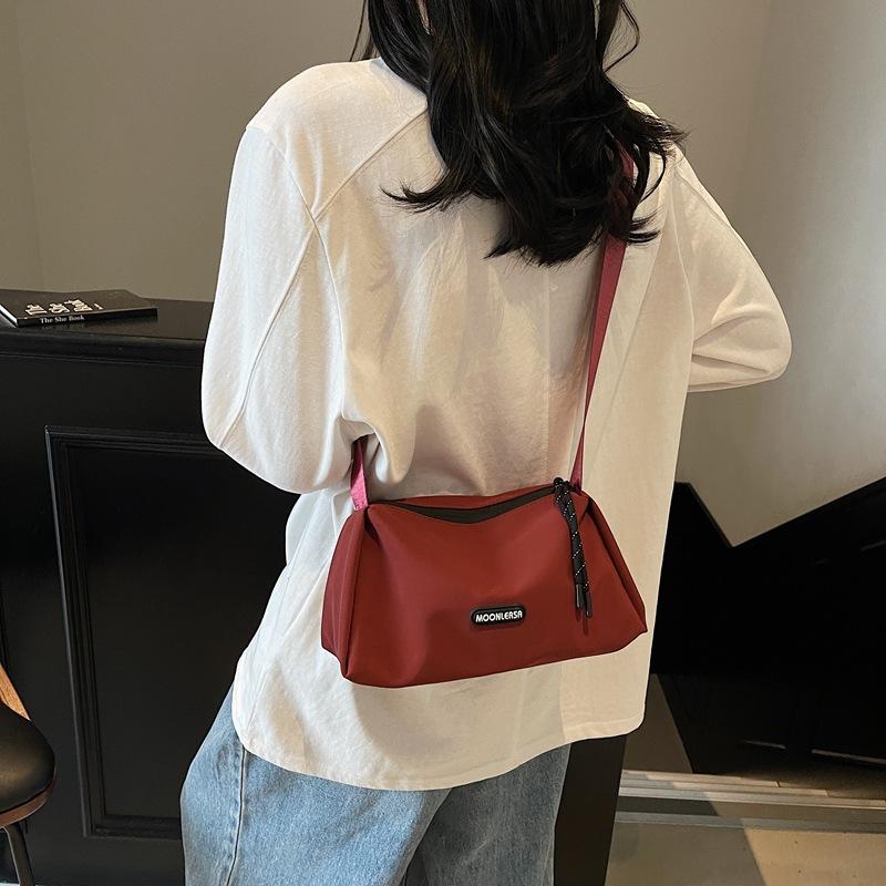 Crossbody Bag Niche Design Pillow Bag Simple Casual Men's Bag Women's Bag 2025 New Fashion Spring Tide Shoulder Bag