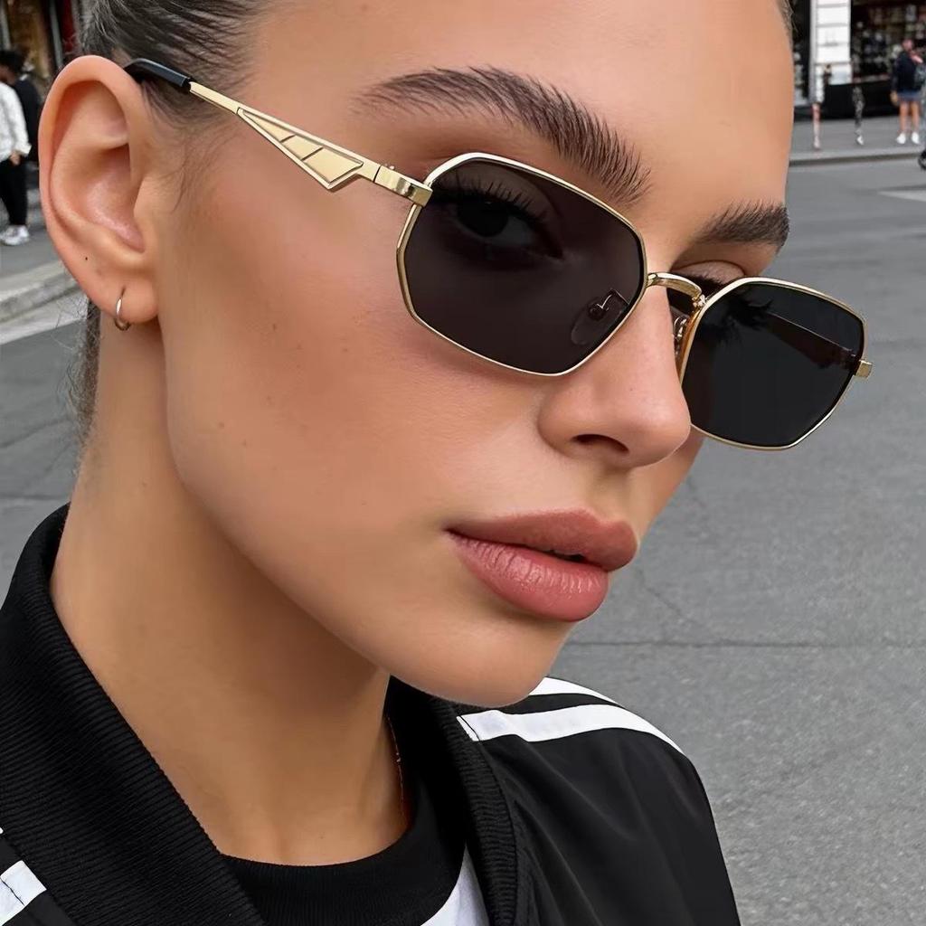 Fashion Cross-Border Small Frame Metal Sunglasses: Retro Square UV Protection for Men & Women in Hong Kong Style