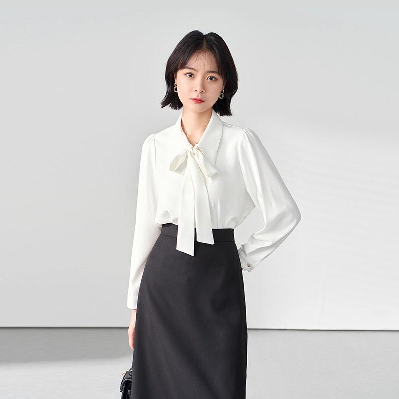 White Bow Short-Sleeve Women's Chiffon Top - Perfect for Professional Summer Wear and Interviews
