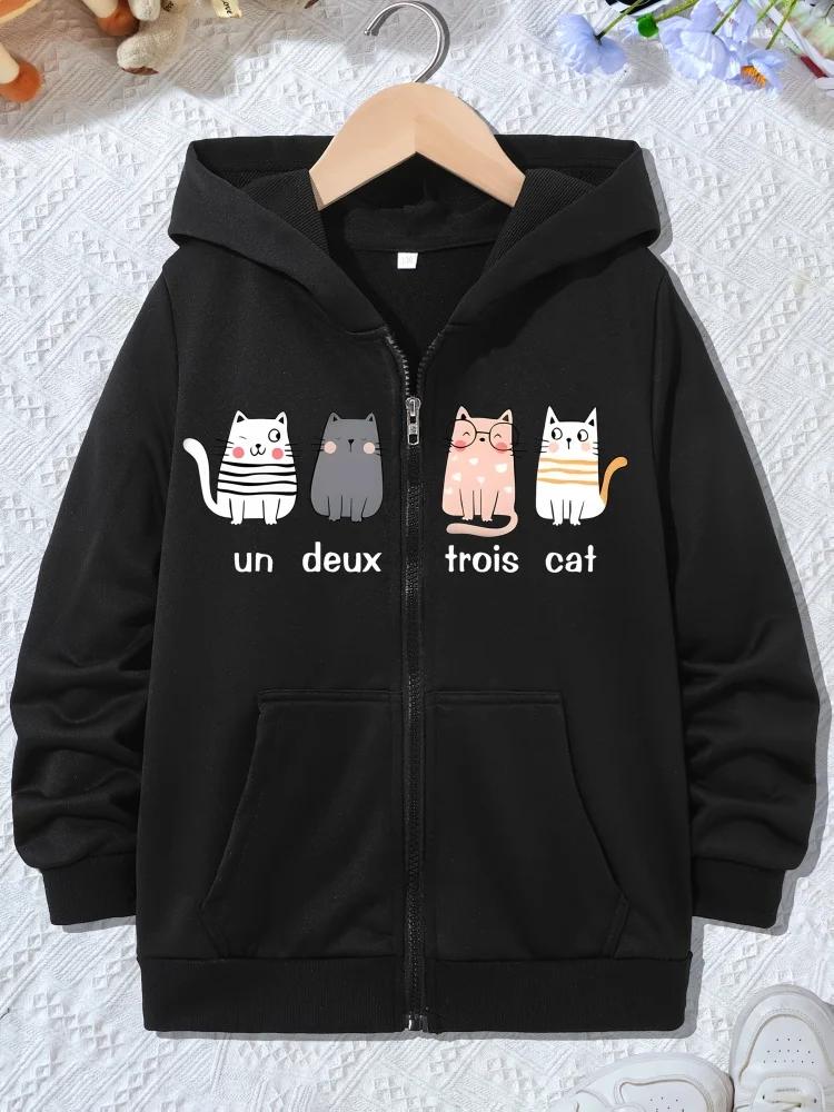 Giacca con cappuccio e zip per bambina, stampa di quattro gatti a cartoni animati e lettere francesi, manica lunga, felpa casual per bambini per l'uso quotidiano all'aperto
