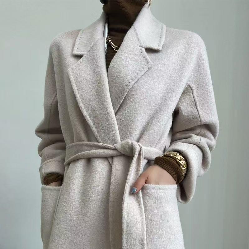 Double-Sided Cashmere Wool Coat: Women's Korean-Style Loose Hepburn Jacket with Suit Collar in Green.