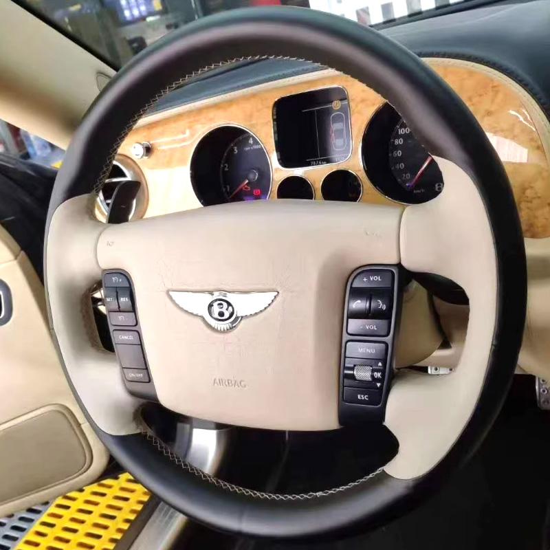 

Для Bentley Flying Spur 2005 2006 2007 DIY Чорна Шкіра Нековзна Накладка на Кермо Автомобіля Плетіння Червона Строчка Інтер єр
