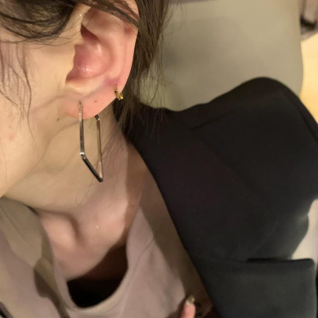 111 silver needle geometric square earrings temperament light luxury atmospheric earrings design sense European and American exaggerated cold earrings