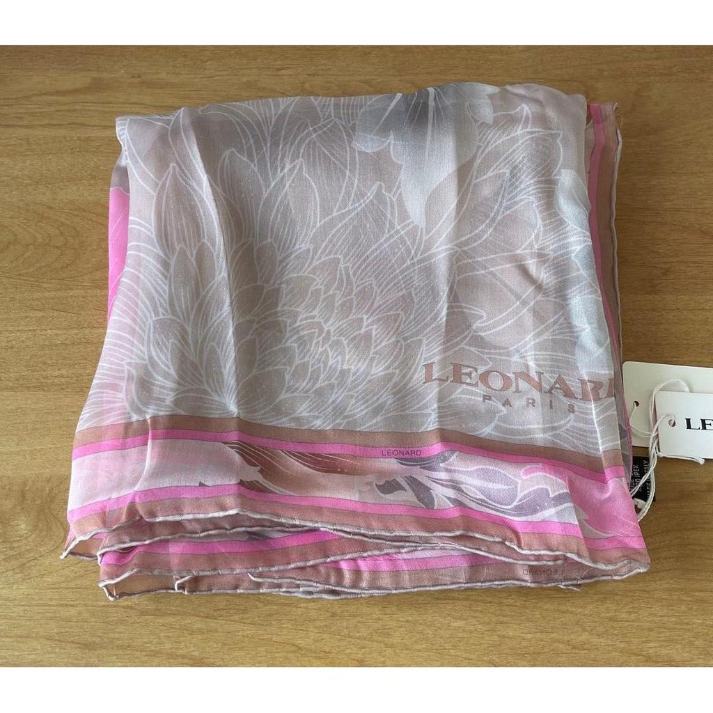 Used LEONARD PARIS Large Scarf Floral Pattern Pink Tones Silk Unused With Tags