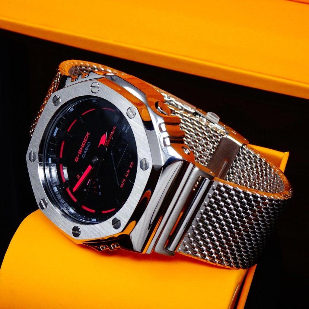 Used Brand new G-SHOCK custom watch Comes with regular GA2100k body Stainless silver bezel & shark mesh belt Heavy metal specifications
