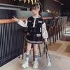"Tailleur Gonna Trendy da Ragazza Stile College Coreano: Elegante Set Due Pezzi Cardigan con Lettere Color-Matching e Gonna Corta"