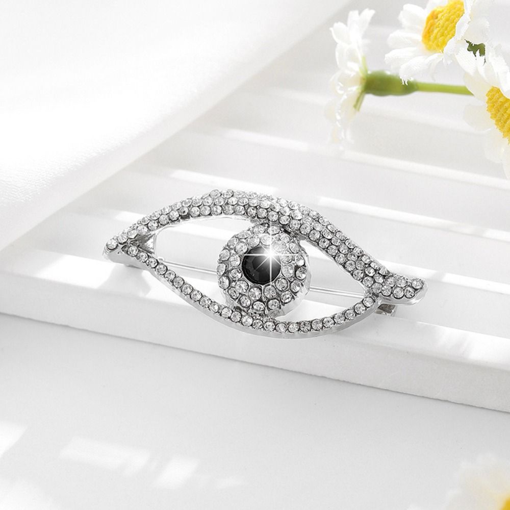 Decoration Rhinestone Eye Brooches Crystal Pendant Banquet Clothes Pin Devil Eye Brooch Pin Gifts