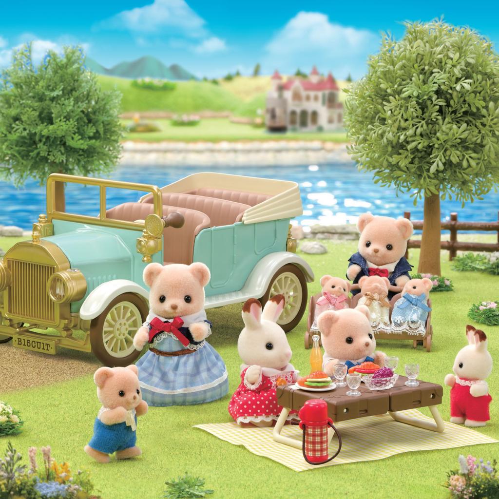 Sylvanian Families Vehicle [Classic Family Car] V-07 ST Mark Certified, Ages 3 and Up, Toy Dollhouse, Sylvanian Families, Epoch