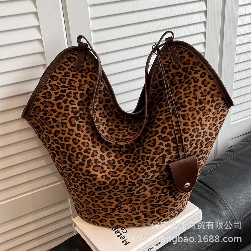 Leopard Print Bag Women's Large-capacity 2025 New Autumn and Winter Versatile Shoulder Shopping Bag Texture Student Class Tote Bag