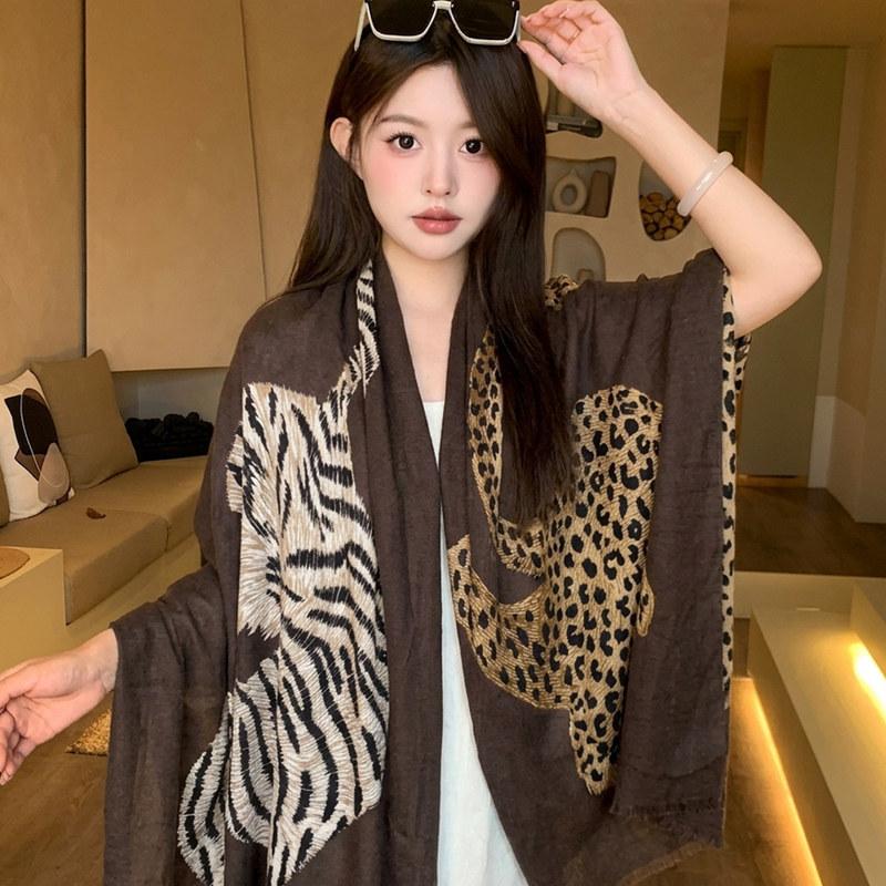 Brown Leopard Leopard Print Silk Scarf Shawl Women's Outdoor 1116 New Spring and Autumn High-end Air-conditioned Room Scarf Dual-purpose