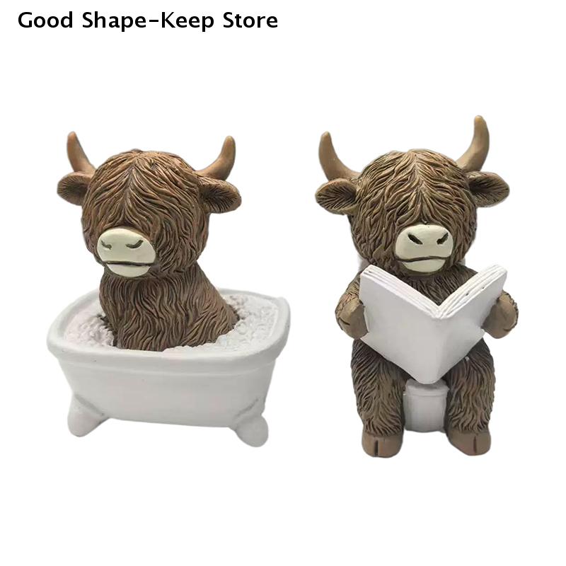 Cute Reading Cow Statue Scottish Highland Cow Resin Figurines Funny Bathing & Desk Decoration Home Bathroom Office Holiday Gift