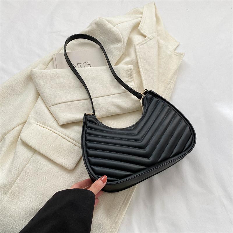 Chic Crescent Shoulder Bag For Winter 2023 Trendy Street Style Pu Leather Handbag
