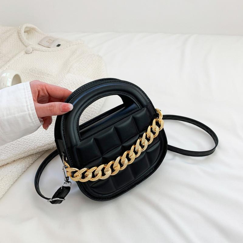 

Chic Saddle Bag Stylish Handbag For Autumn Perfect For Casual Outfits In Black White Pink And Green чёрный
