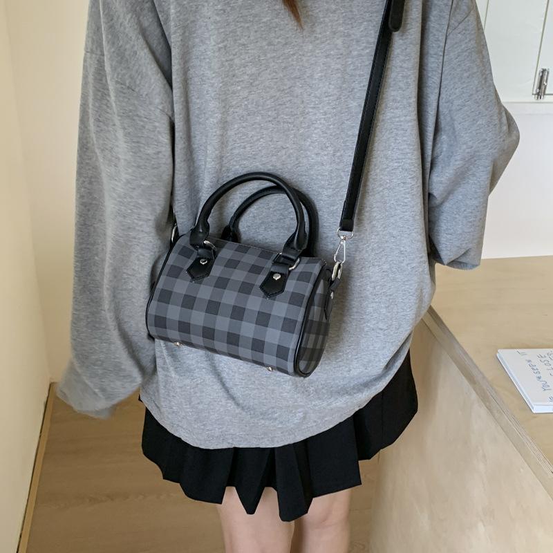 High-end niche bag women's new fashion plaid messenger bag portable pillow bag