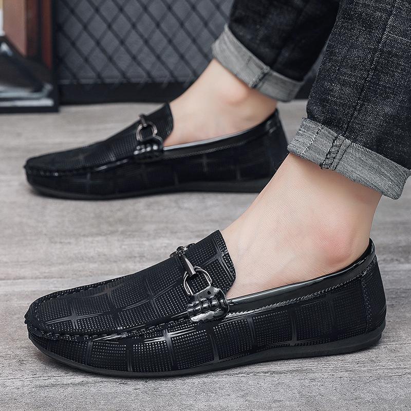 

2024 summer new men s shoes versatile classic printing soft leather soft sole one pedal Doudou shoes trendy shoes 39