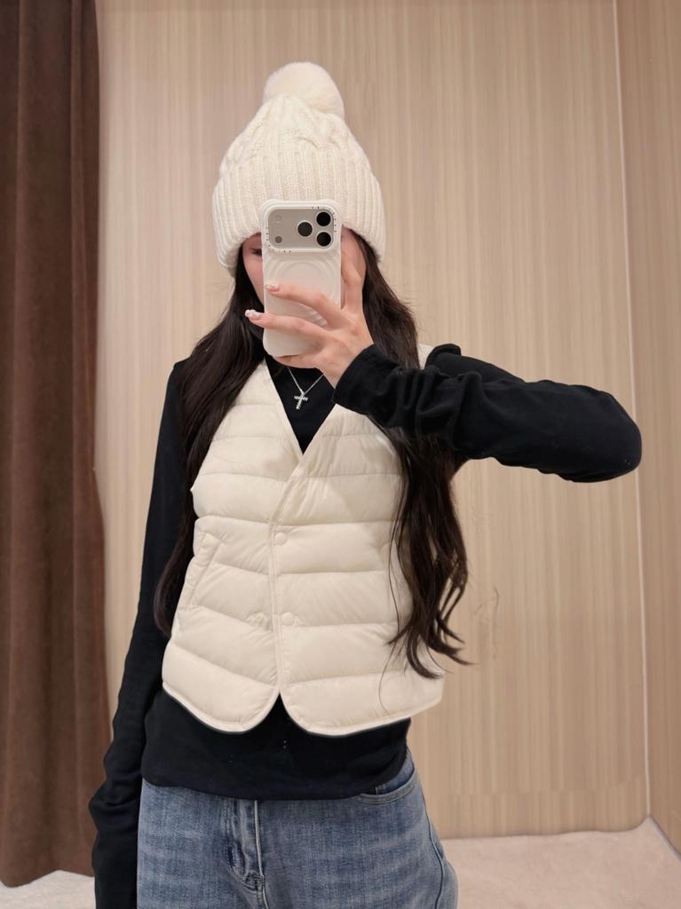 White goose down~ Popular slim-fitting and thin short down vest women's V-neck light and thin stacked down vest liner