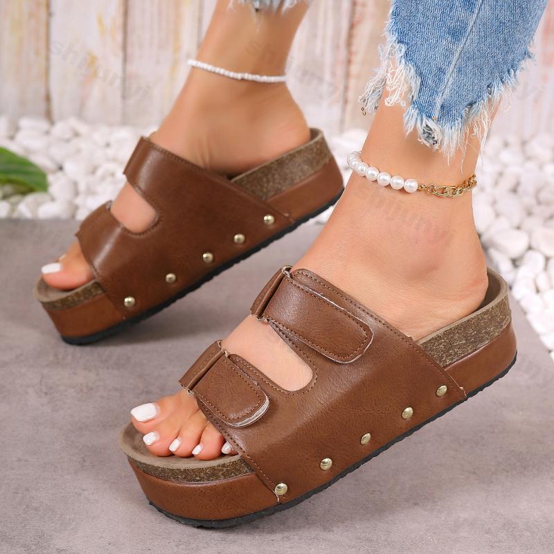 Women Slippers Flats Platform Sandals Female Summer New Designer Studded Beach Slippers Casual Flip Flops Home Slides