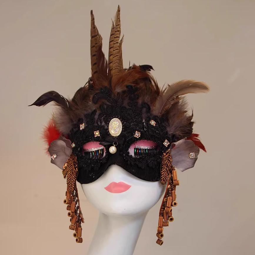Măști Venețiene cu Pene pentru Mascaradă, Măști Romane Antice pentru Fața Parțială, Accesorii Costum Gothic Halloween pentru Baluri de Bal