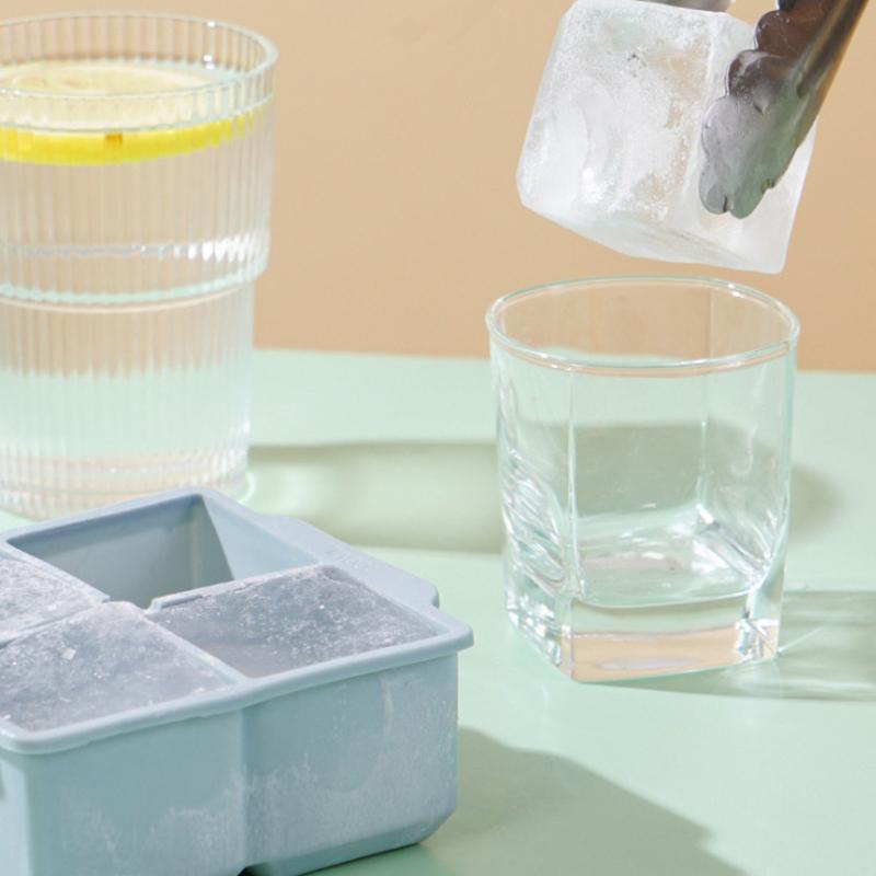 Silikon Große Eiswürfelformen 2 Zoll Große Eiswürfelbehälter Mit Abnehmbarem Deckel BPA-Frei Einfach zu Entnehmen Und Stapelbar Flexible Eiswürfelform