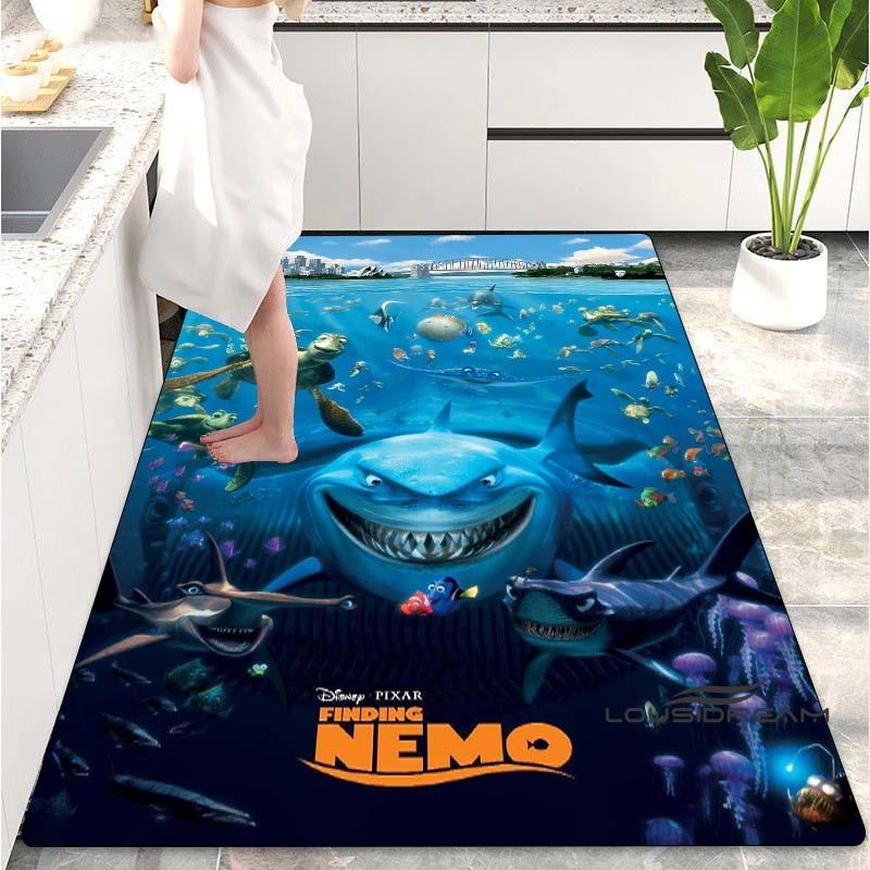 Il Tappeto Cartone Animato Alla Ricerca di Nemo È Adatto per Decorare il Soggiorno, la Camera da Letto, il Divano e la Cucina. È un tappetino antiscivolo.