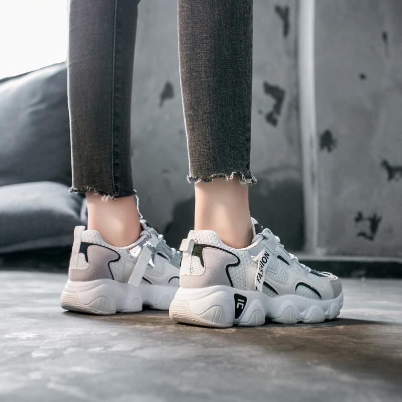 

2024 Спортивне взуття на товстій підошві Світловідбиваюче взуття на платформі Жіноче баскетбольне взуття Жіноче батькове взуття Чоловіче та жіноче вулканізоване взуття 40 білий