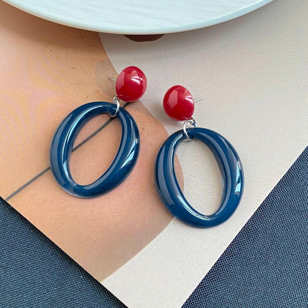 Retro Hong Kong Style Red & Blue Geometric Round Disc Earrings - Light Luxury, High-End Unique Fashion Design, Exaggerated Style.