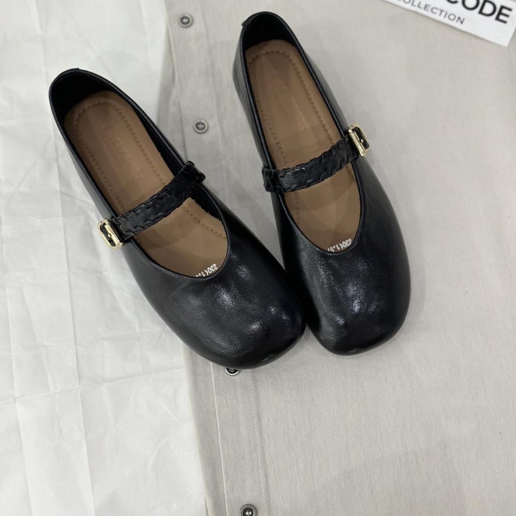 Retro round head flat bottom Mary Jane shoes women's 2025 autumn new versatile one-word strap single shoes with skirt ballet shoes