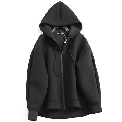 Üst Kıyafetler – Kapşonlu Kazaklar & Svetşörtler