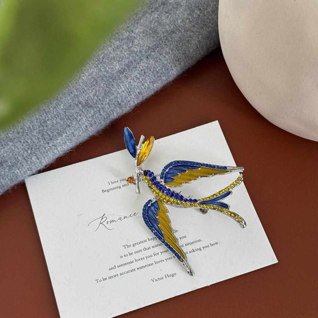 Blue Swallow High-end Brooch Women's Exquisite New Anti-exposure Pin Versatile Suit Accessories